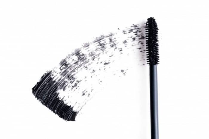 Itchy Eyes are Signs of Mascara Sensitivity