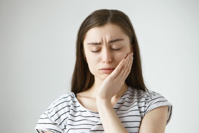 Tooth pain during breastfeeding