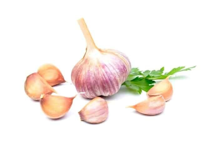 Raw garlic for stomach issues