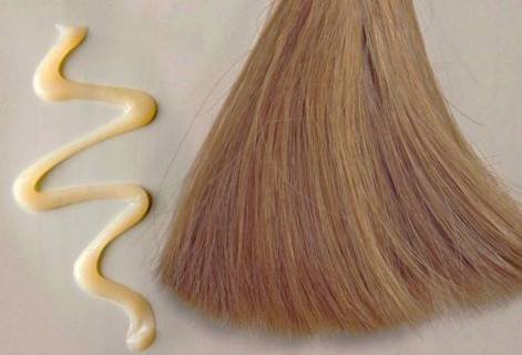 Using Hair Conditioner
