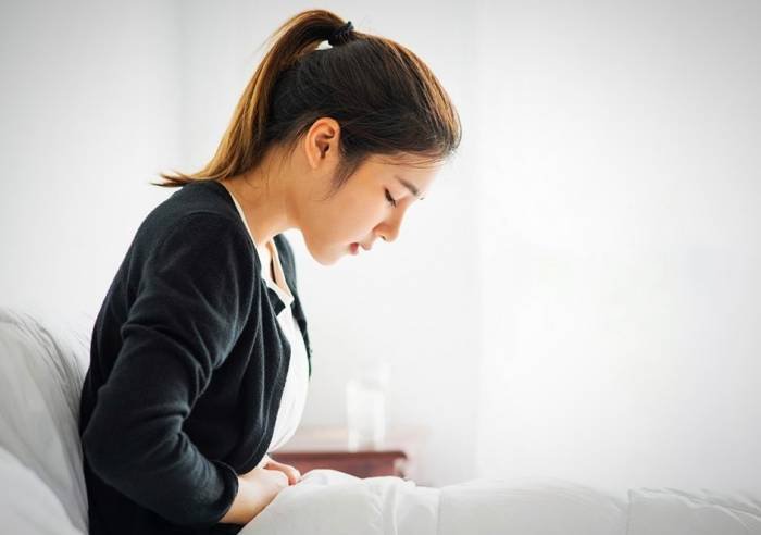 Abdominal pain and swelling are signs of liver disease