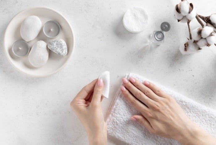 Acetone-Free Nail Polish Remover Solution