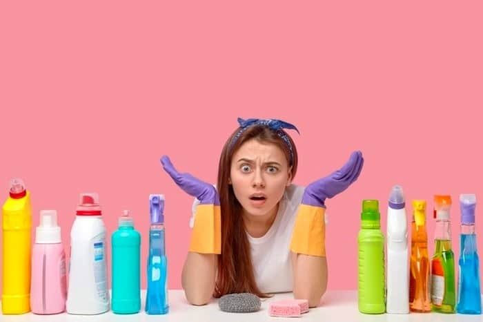 Skin problems related to cleaning products