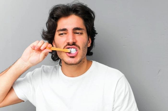 How to brush your teeth