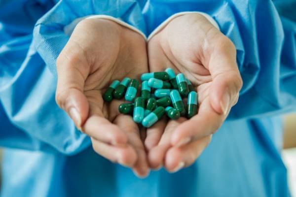 Uses of cephalexin