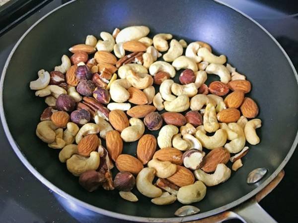 Roasting nuts