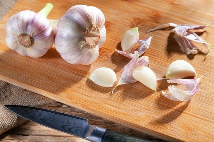 Raw garlic for sore throat