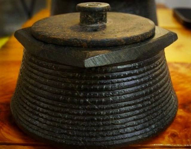 Sealing a Stone Pot