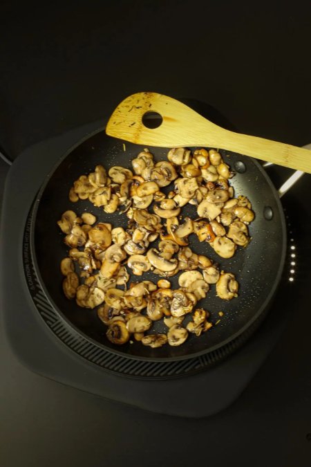 Methods to Keep Mushrooms Fresh Preventing Mushroom Color Change, Freezing Mushrooms without Blackening