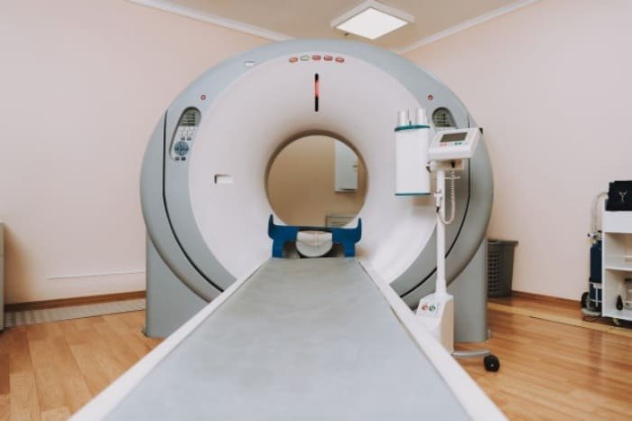 Differences between MRI and CT scan machines