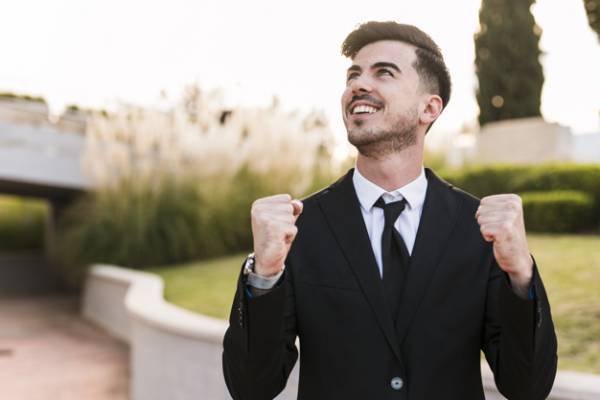 What traits do successful individuals have?