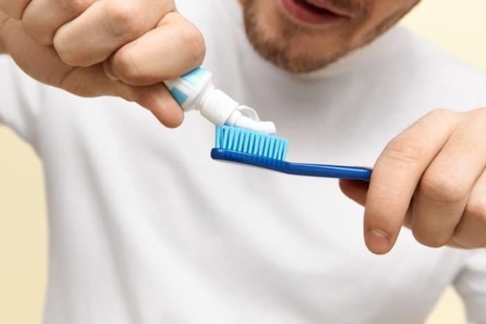 How to clean your teeth