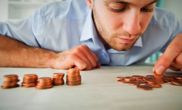 Methods to deal with a stingy husband A frugal husband