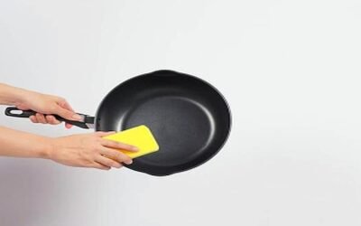 Cleaning Burnt and Old Cast Iron Cookware + Complete Guide