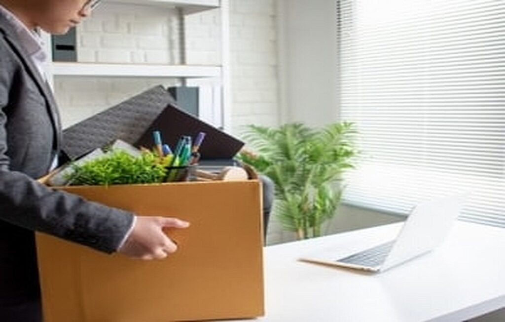 How professionals resign; How do they leave their jobs?
